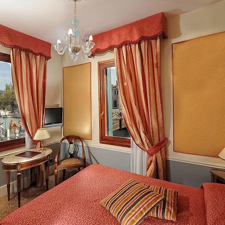 Arlecchino Hotel 3*