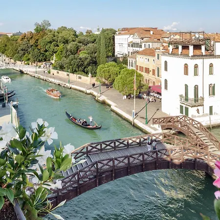 Arlecchino Hotel 3*