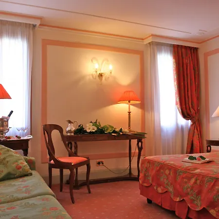 Arlecchino Hotell 3*