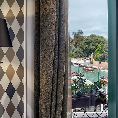 Arlecchino Otel Venedik