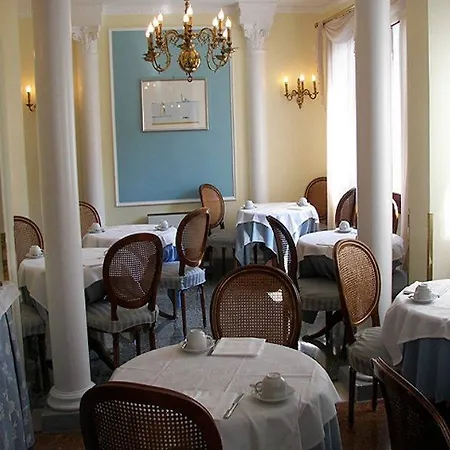 ホテル アルレッキーノ 3*